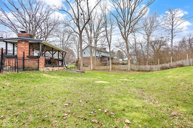 8853 Briarclift Road, Indianapolis, IN 46256