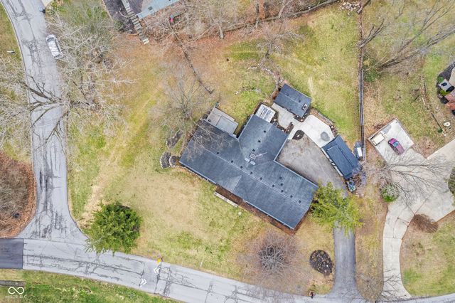 8853 Briarclift Road, Indianapolis, IN 46256