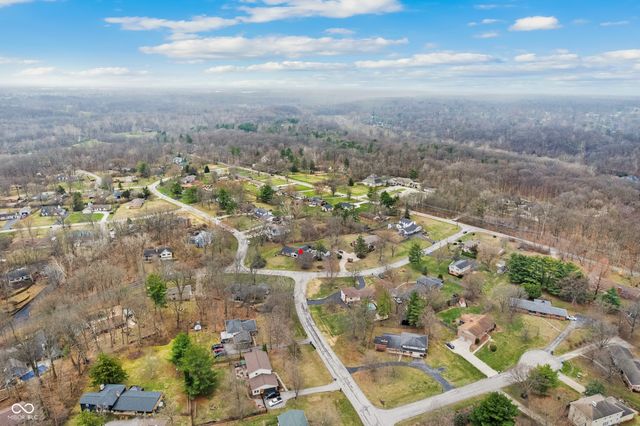 8853 Briarclift Road, Indianapolis, IN 46256