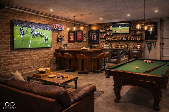 8853 Briarclift Road, Indianapolis, IN 46256