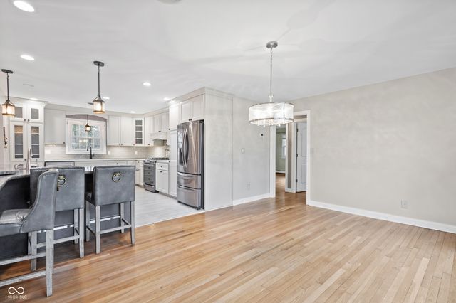 8853 Briarclift Road, Indianapolis, IN 46256