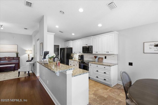 1305 FAIRWAY VILLAGE Drive, Fleming Island, FL 32003