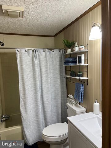 33 WESTVIEW TER, Womelsdorf, PA 19567