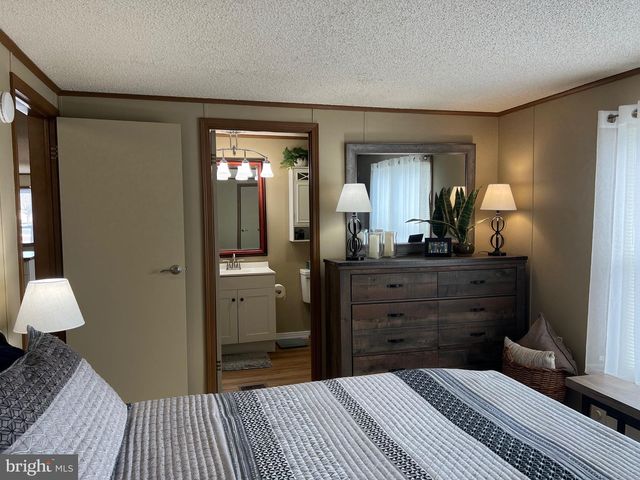 33 WESTVIEW TER, Womelsdorf, PA 19567