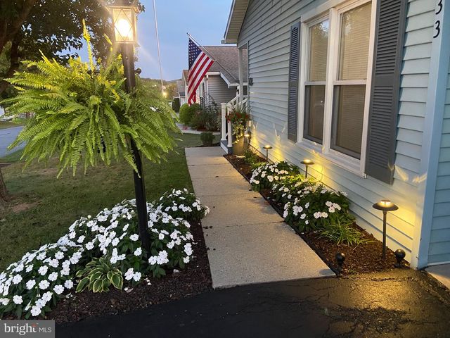 33 WESTVIEW TER, Womelsdorf, PA 19567