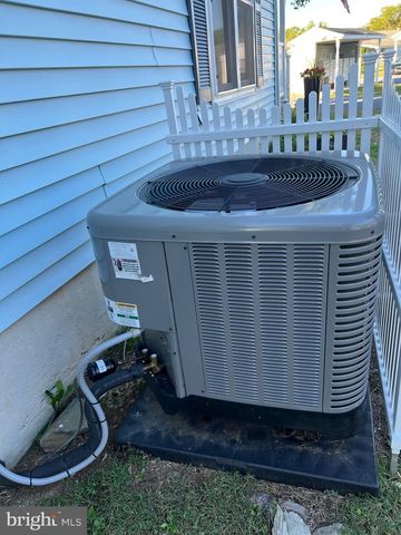 33 WESTVIEW TER, Womelsdorf, PA 19567