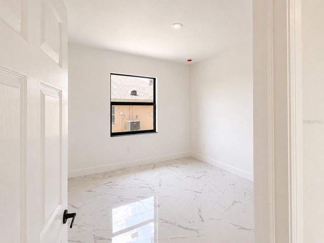 1107 NW 9TH AVENUE, Cape Coral, FL 33993
