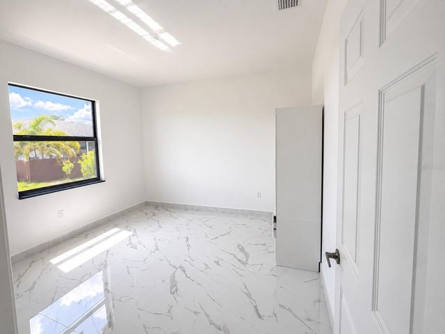 1107 NW 9TH AVENUE, Cape Coral, FL 33993