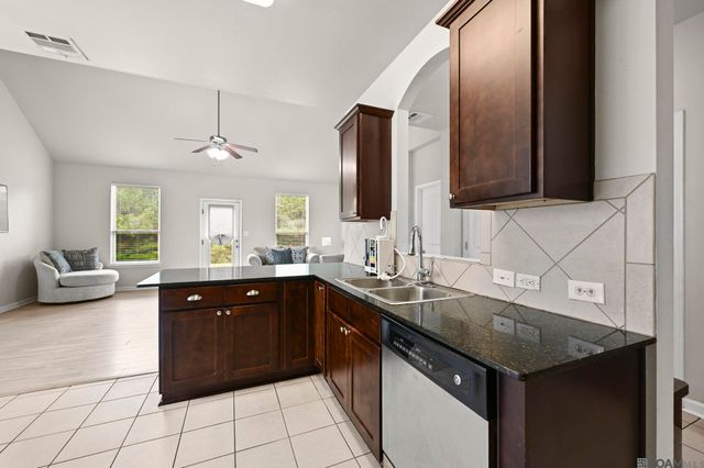 10709 Braves Ave, Denham Springs, LA 70726