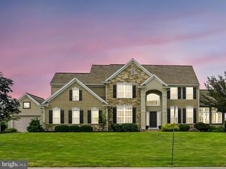 63 CLOVER PL, Lebanon, PA 17042