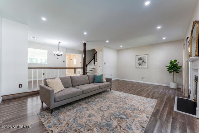 4 Vassar Place, Morganville, NJ 07751