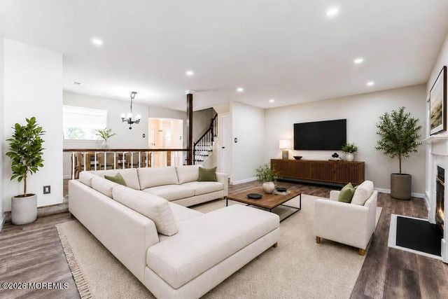 4 Vassar Place, Morganville, NJ 07751