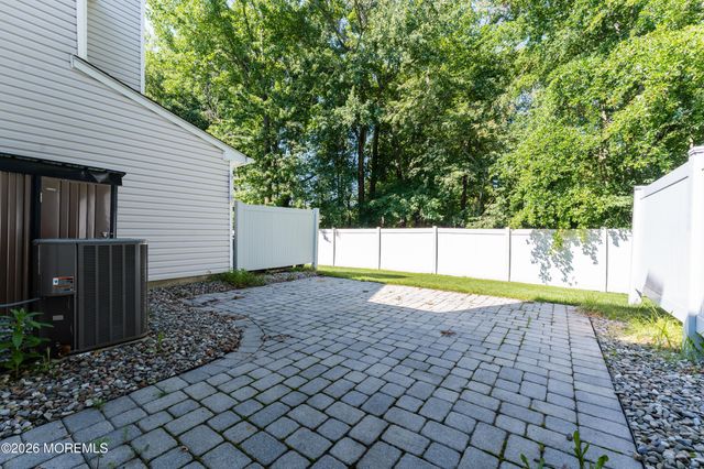 4 Vassar Place, Morganville, NJ 07751