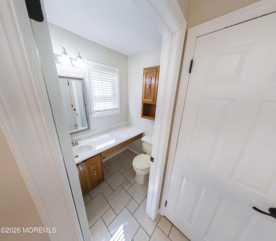 4 Vassar Place, Morganville, NJ 07751