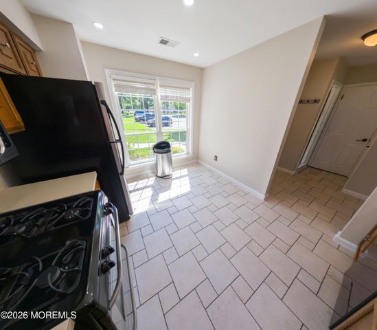 4 Vassar Place, Morganville, NJ 07751