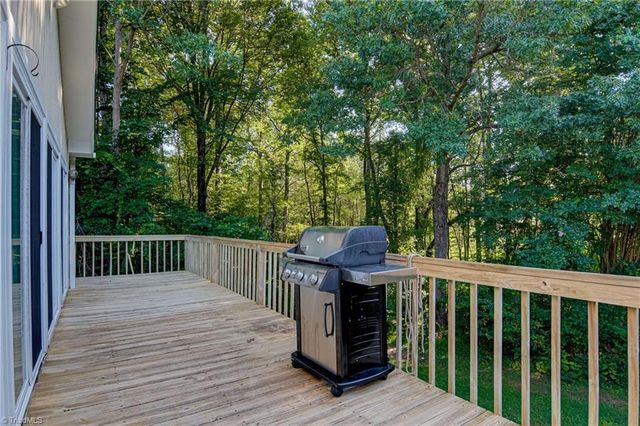 8921 Harpers Grove Lane, Clemmons, NC 27012