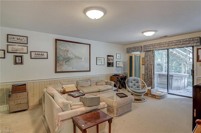 8921 Harpers Grove Lane, Clemmons, NC 27012