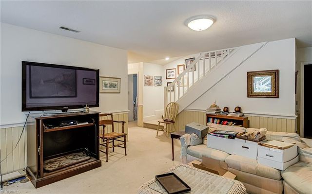 8921 Harpers Grove Lane, Clemmons, NC 27012