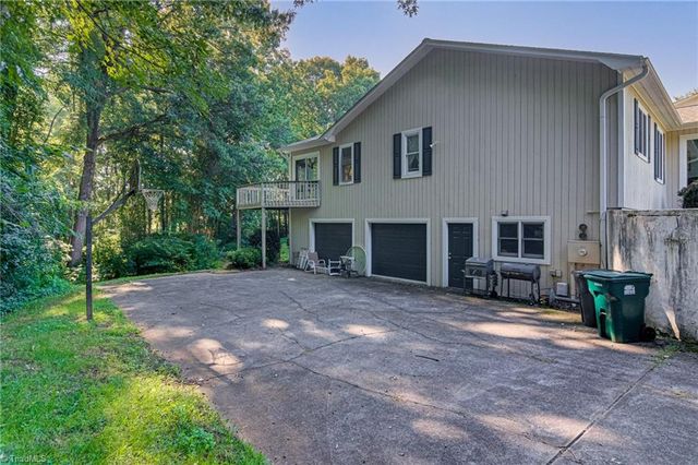8921 Harpers Grove Lane, Clemmons, NC 27012