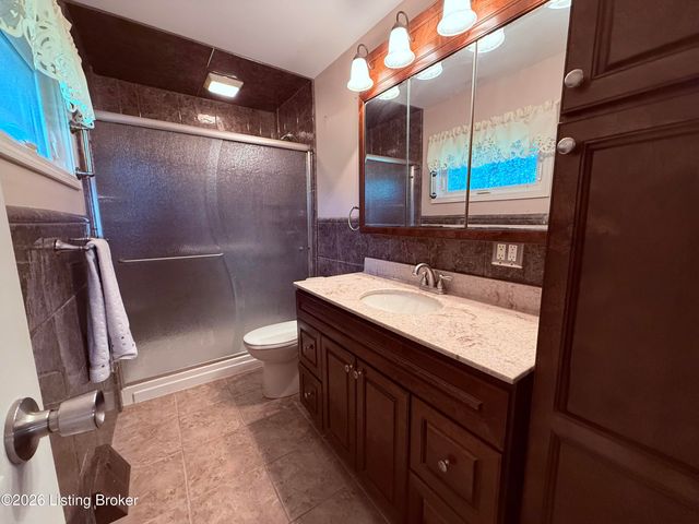 615 Rymer Way, Louisville, KY 40223