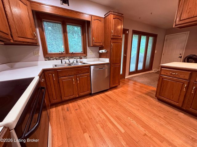 615 Rymer Way, Louisville, KY 40223