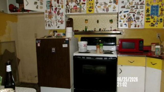 1313 Hartford, Salina, KS 67401