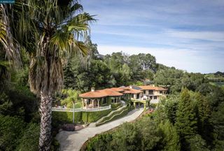 42 Tappan Ln, Orinda, CA 94563