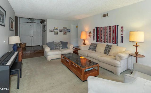 2190 Klamath Drive, Camarillo, CA 93010