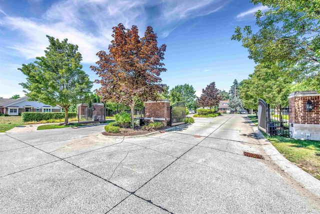 21186 Lilac Lane 155, Clinton Township, MI 48036