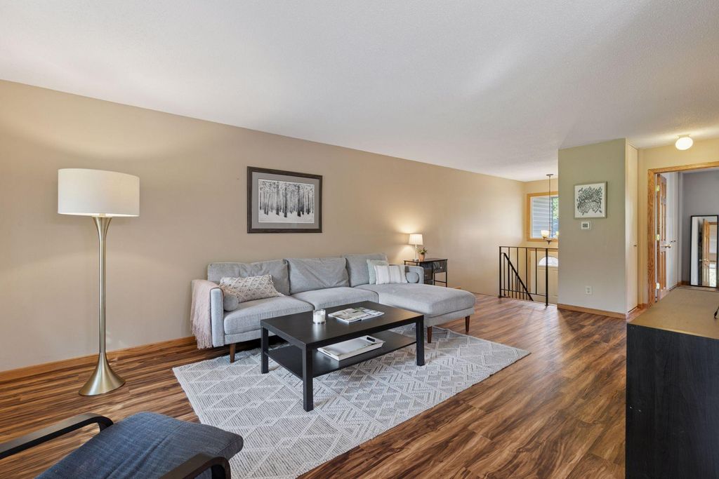 146 River Woods Lane, Burnsville, MN 55337 — photo 3