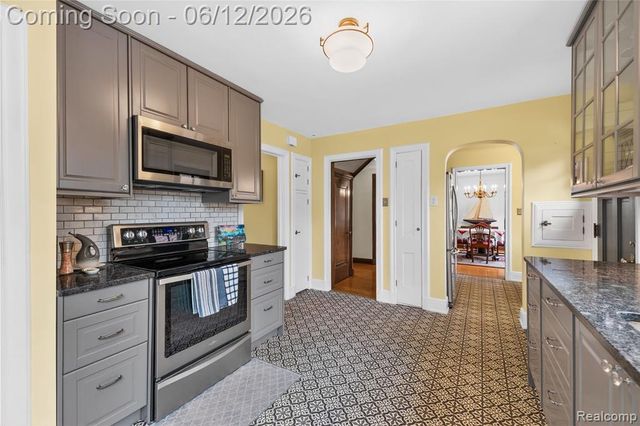 120 Superior Boulevard, Wyandotte, MI 48192