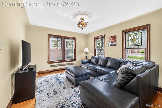 120 Superior Boulevard, Wyandotte, MI 48192