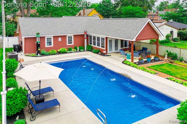 120 Superior Boulevard, Wyandotte, MI 48192