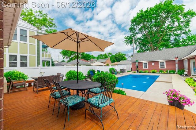 120 Superior Boulevard, Wyandotte, MI 48192