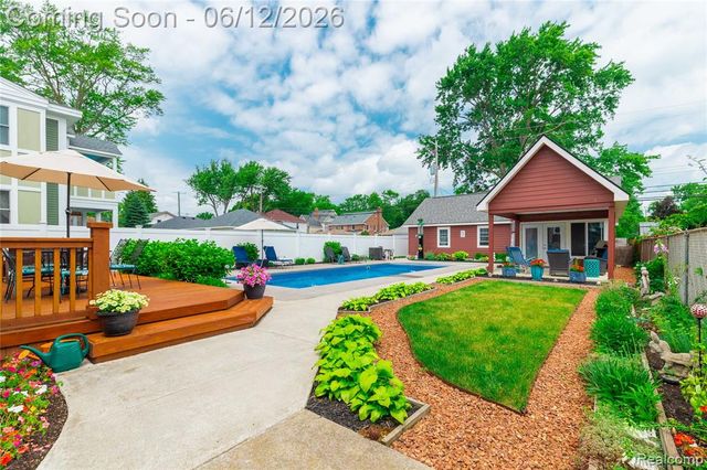 120 Superior Boulevard, Wyandotte, MI 48192