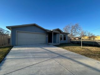 1208 E Daggett Avenue, Fort Worth, TX 76104