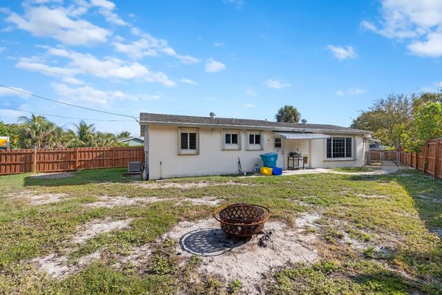 315 SW 6th Court, Boynton Beach, FL 33426