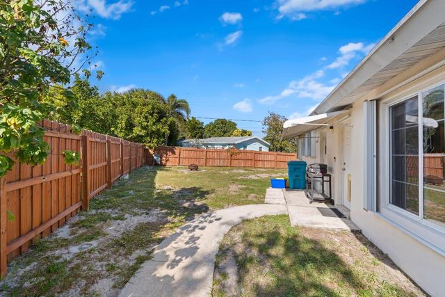 315 SW 6th Court, Boynton Beach, FL 33426