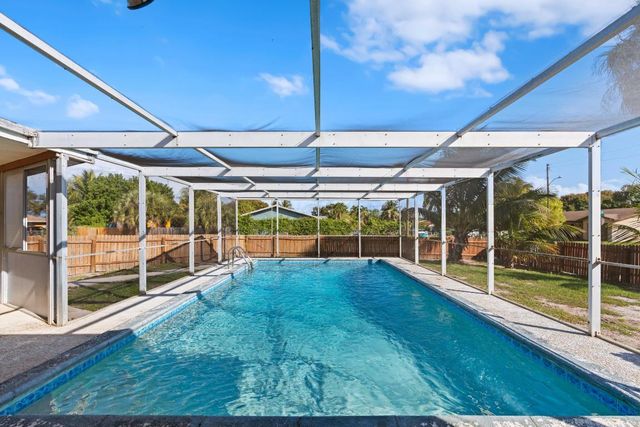 315 SW 6th Court, Boynton Beach, FL 33426