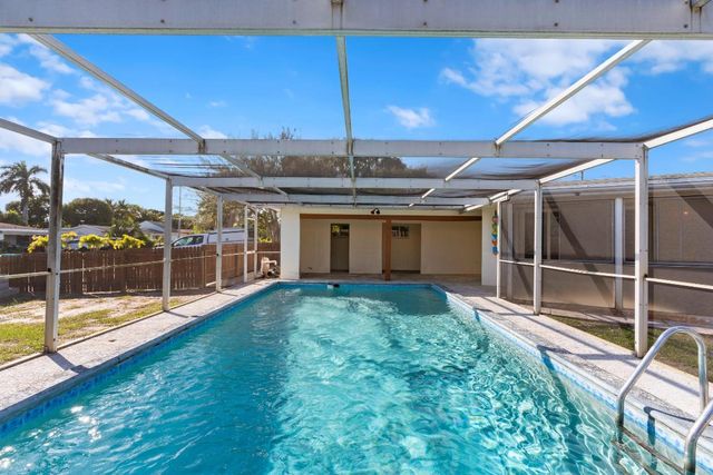 315 SW 6th Court, Boynton Beach, FL 33426