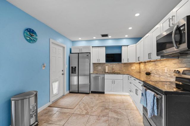 315 SW 6th Court, Boynton Beach, FL 33426