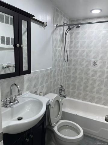 155-17 65 Avenue, Flushing, NY 11357