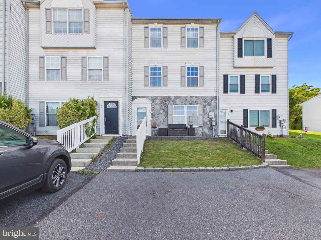 37 PRIVET DR, Etters, PA 17319