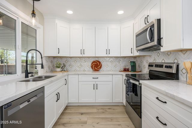 9702 W PINERIDGE Drive, Sun City, AZ 85351