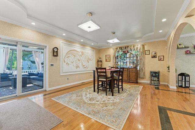 147 Grandview Ave, West Springfield, MA 01089
