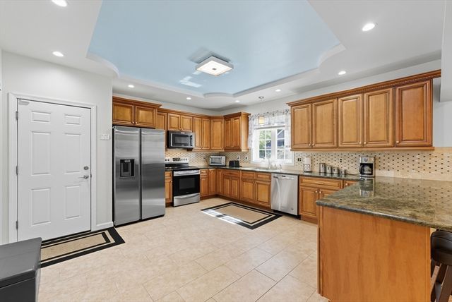 147 Grandview Ave, West Springfield, MA 01089