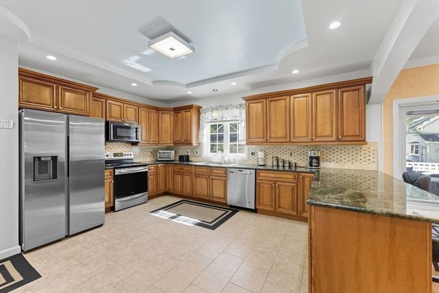 147 Grandview Ave, West Springfield, MA 01089