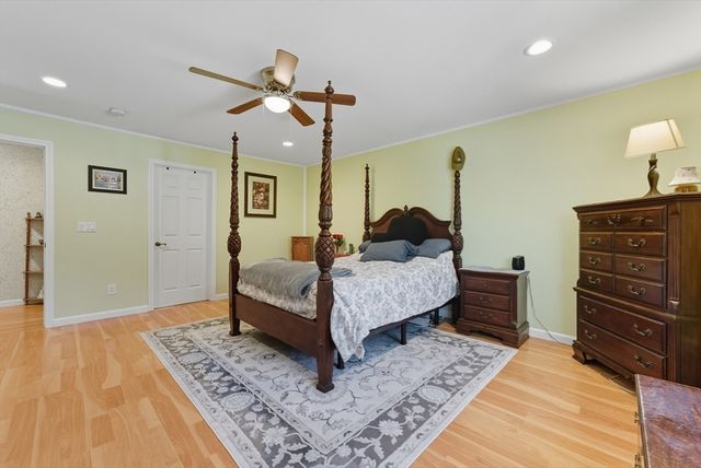 147 Grandview Ave, West Springfield, MA 01089