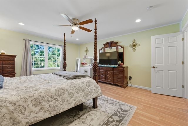 147 Grandview Ave, West Springfield, MA 01089