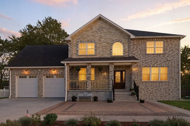 147 Grandview Ave, West Springfield, MA 01089